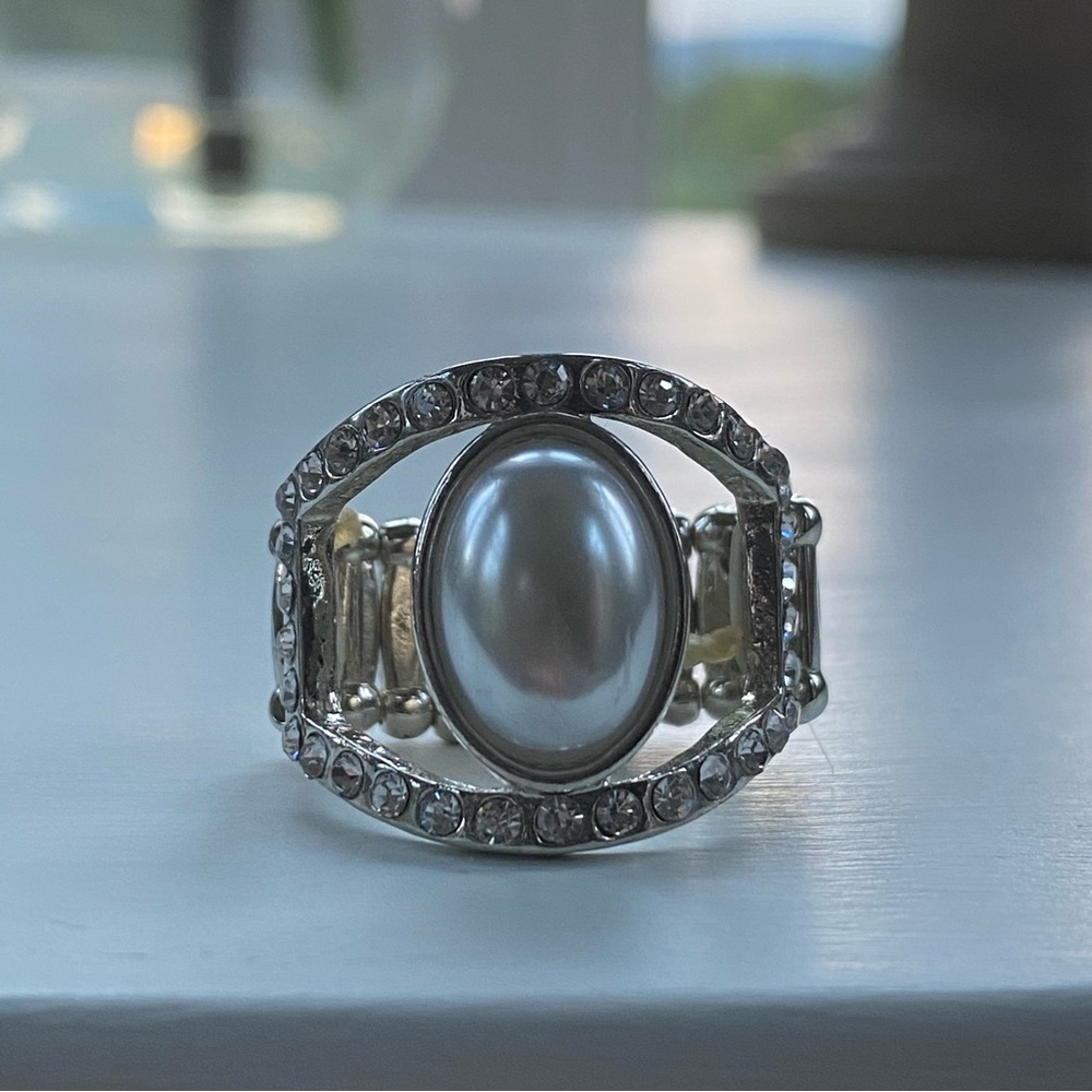 Pearl & Rhinestone Stretch Ring - Picture 4 of 11